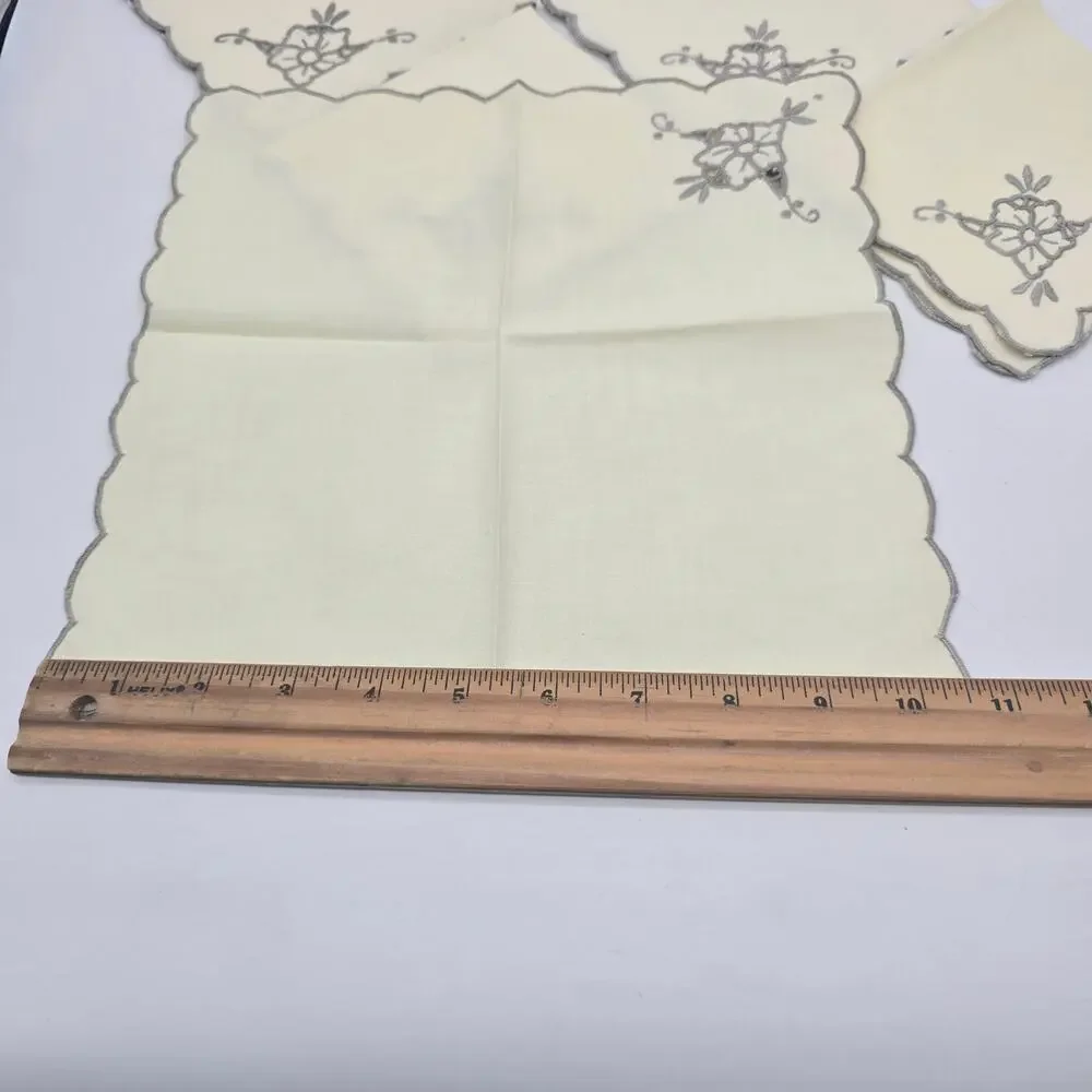 Vintage Embroidered Table Napkins Grandmacore Cottagecore Tea Party Ivory 6